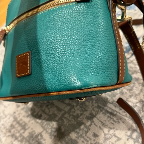 Dooney & Bourke Pebble Grain Domed Crossbody Handbag in Spearmint! - Picture 11 of 12